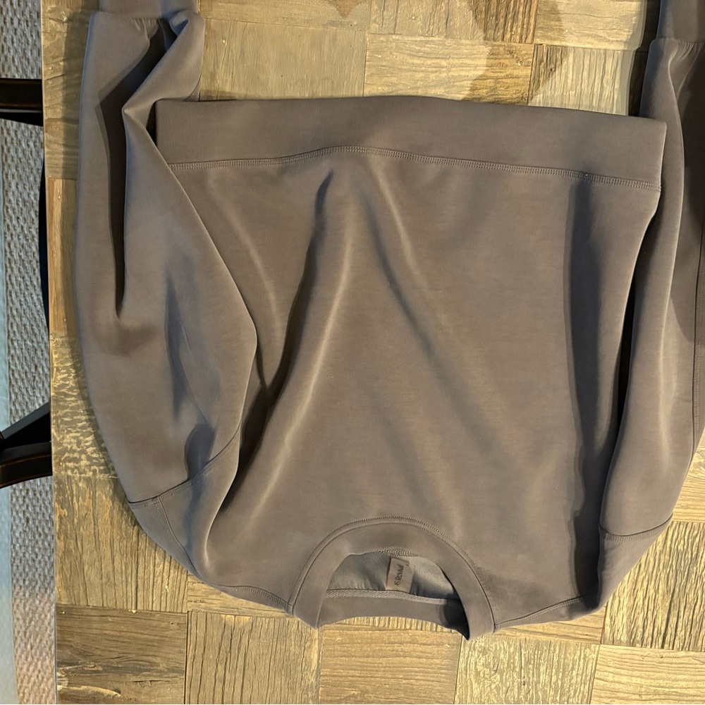 Women's Gray Top